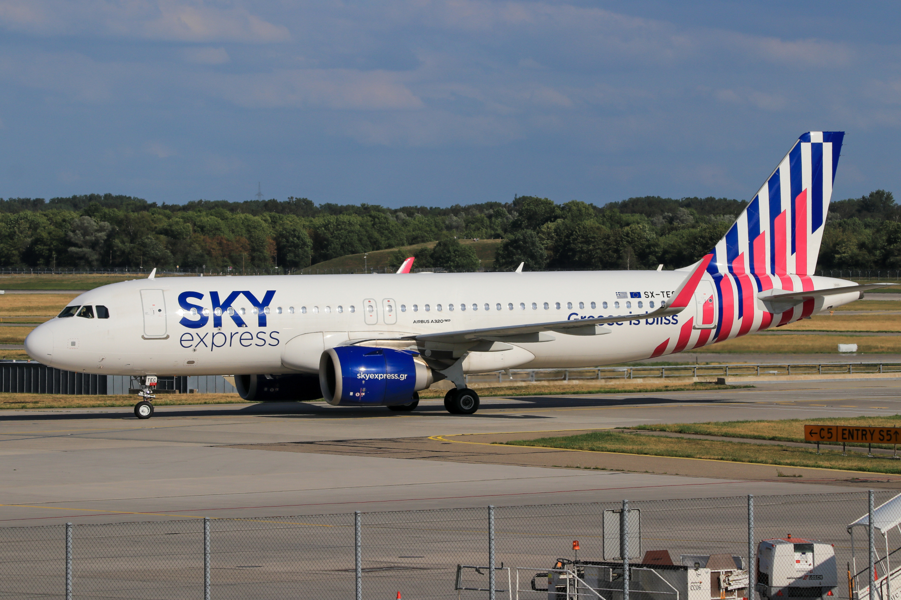 SKY express A320neo