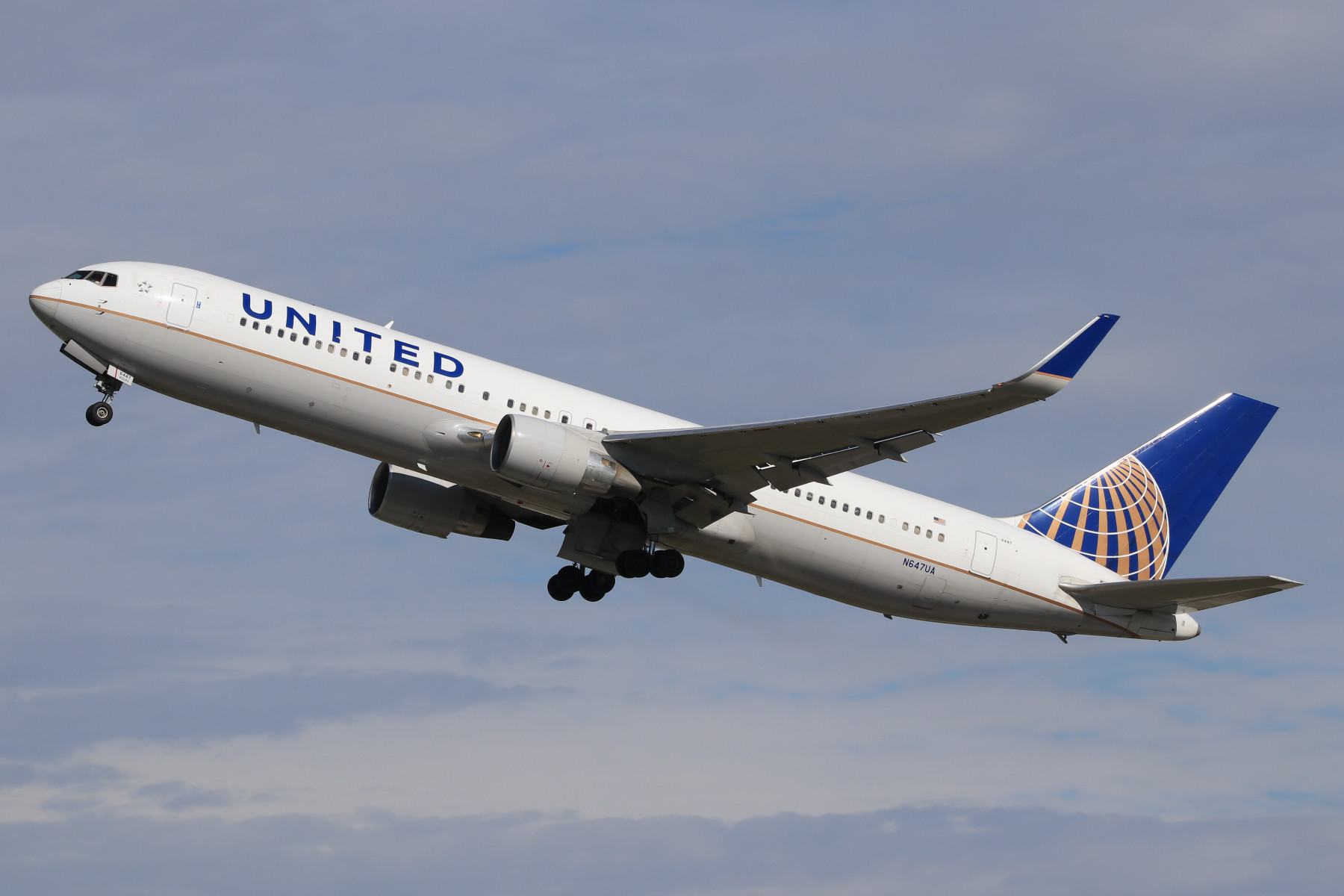 United B763