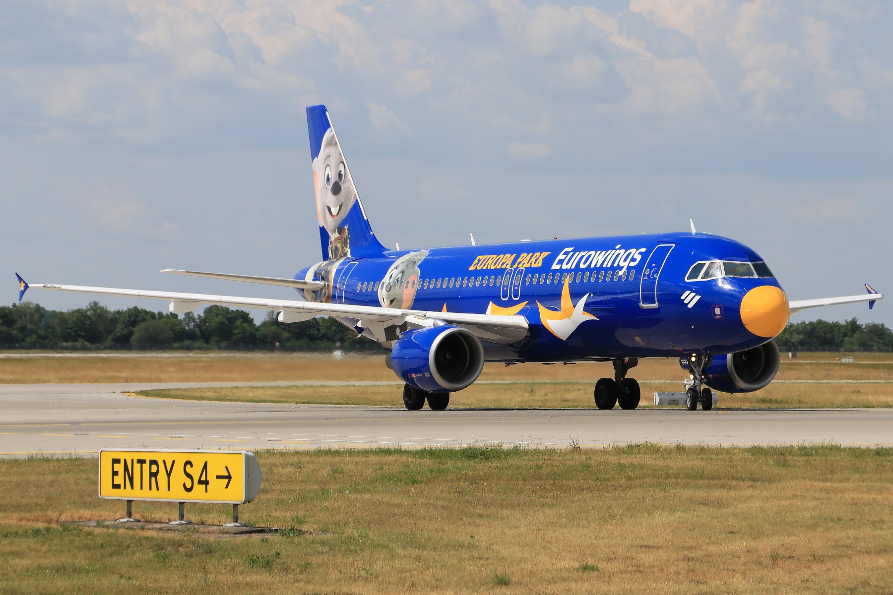 Eurowings A320 (Europa-Park Livery)
